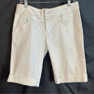 Boom Boom Jeans Women's Juniors White Bermuda Shorts Size: 9